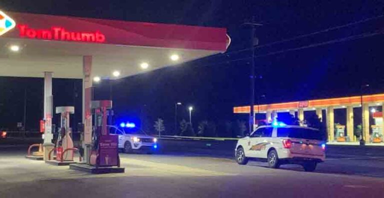 Crestview area convenience store robbed at gunpoint