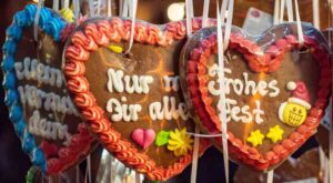 Christmas gingerbread hearts at a Christmas market